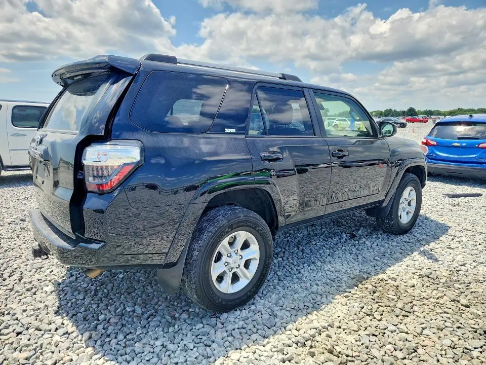 2021 TOYOTA 4RUNNER SR5  