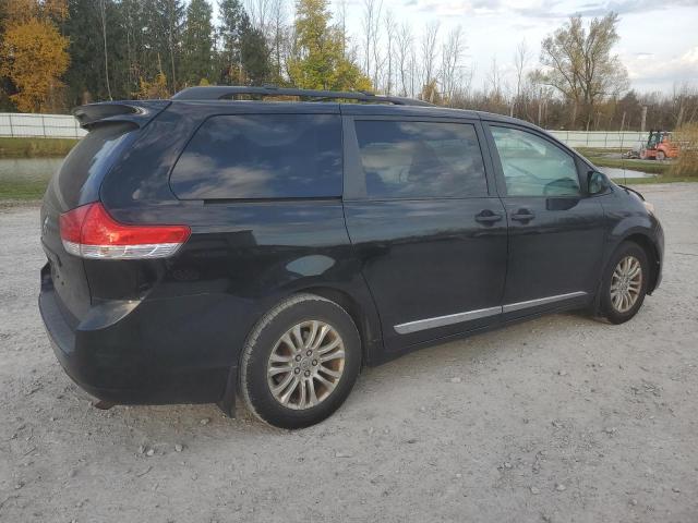 2012 TOYOTA SIENNA XLE