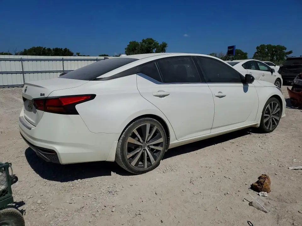 2019 NISSAN ALTIMA SR  