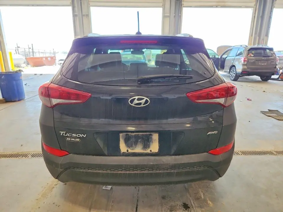 2017 HYUNDAI TUCSON SE  