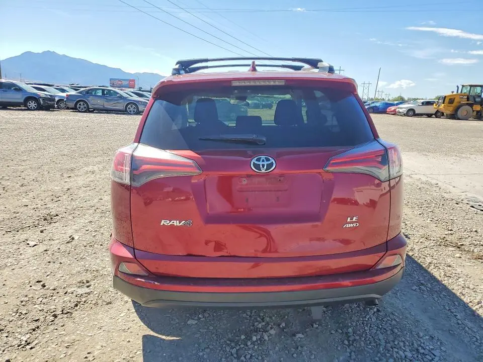 2018 TOYOTA RAV4 LE  