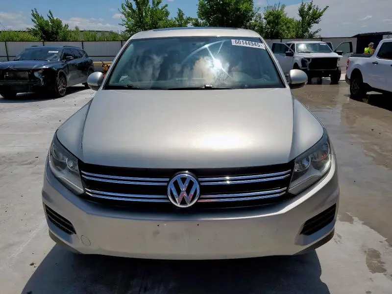 2013 VOLKSWAGEN TIGUAN S  