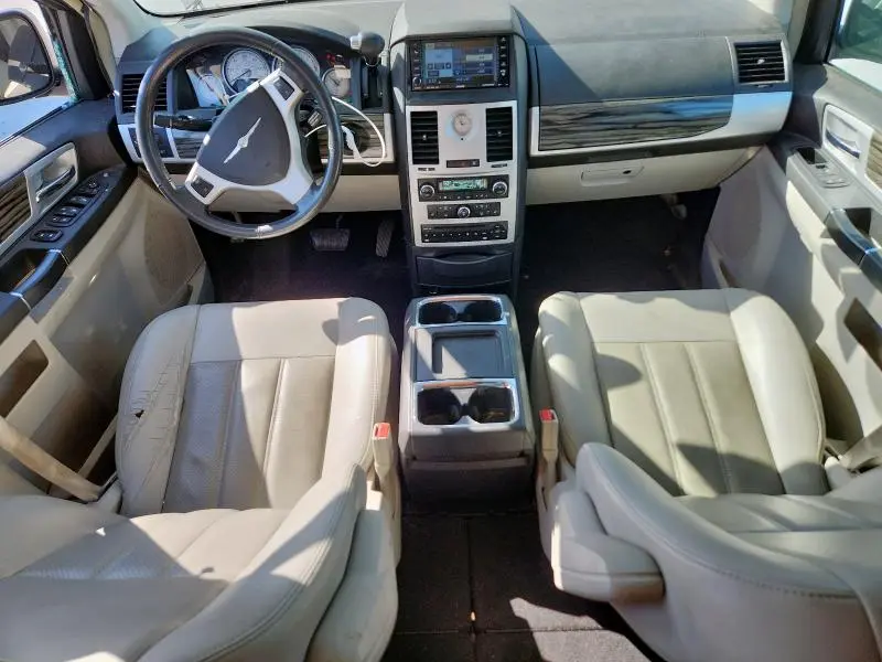 2010 CHRYSLER TOWN & COUNTRY TOURING PLUS  