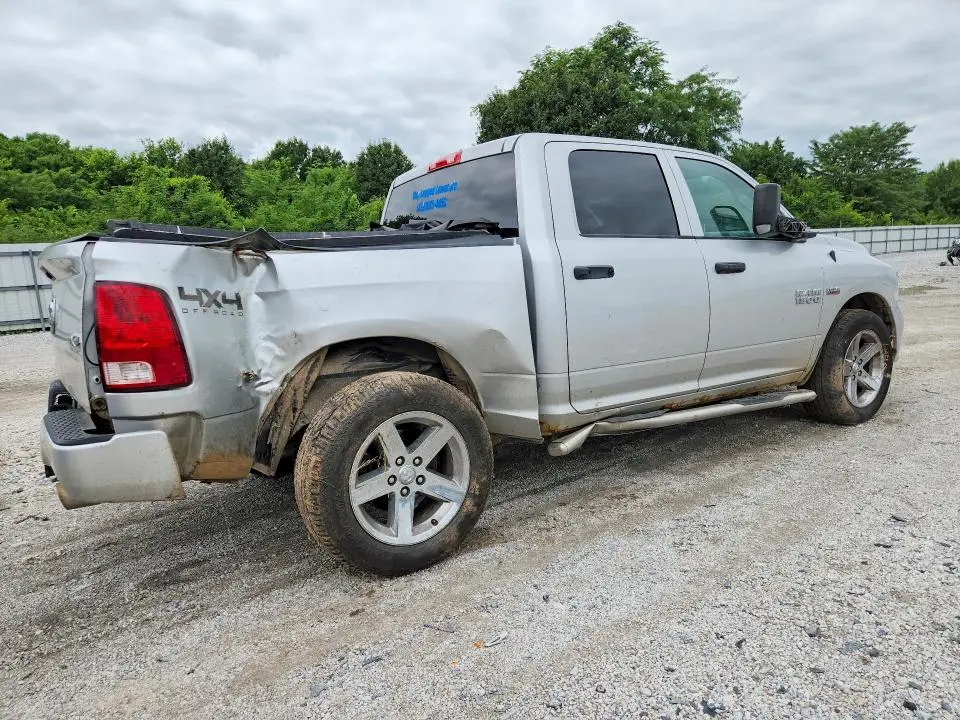 2015 RAM 1500 ST  