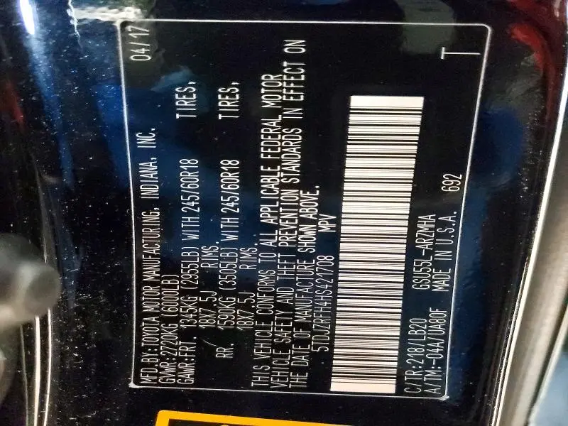 2017 TOYOTA HIGHLANDER SE  