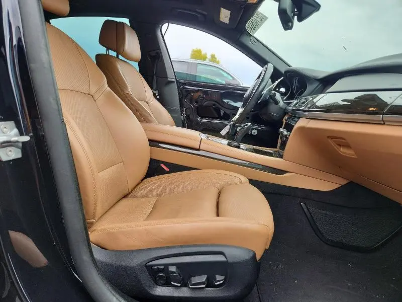 2015 BMW 750 XI  