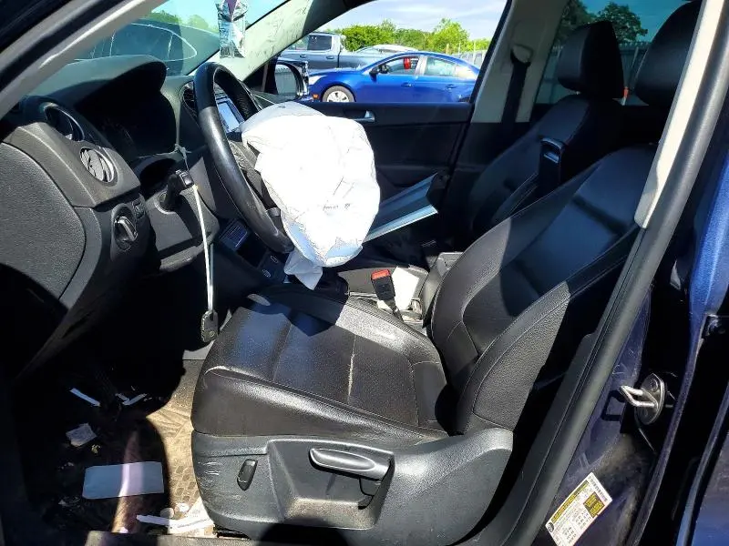 2015 VOLKSWAGEN TIGUAN S  