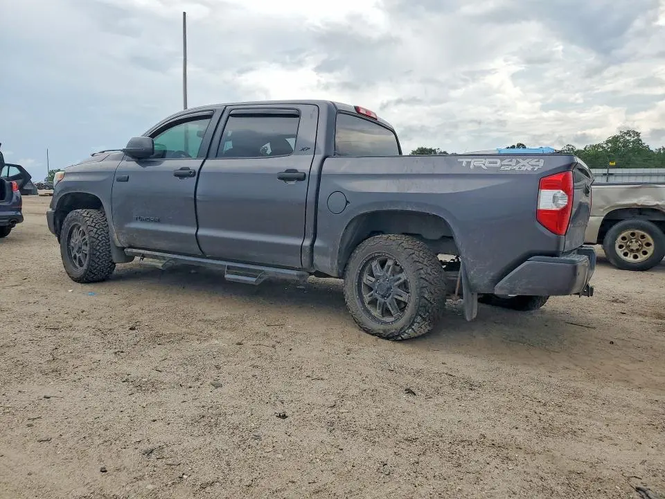2018 TOYOTA TUNDRA CREWMAX SR5  