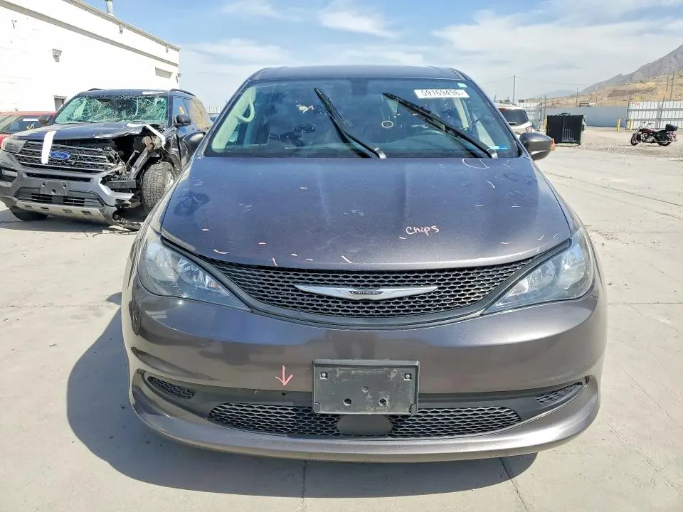 2022 CHRYSLER VOYAGER LX  
