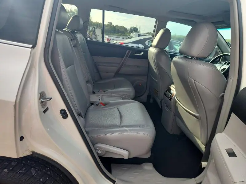 2011 TOYOTA HIGHLANDER LIMITED  