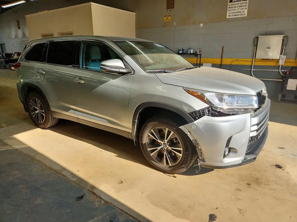 2019 TOYOTA HIGHLANDER LE PLUS  