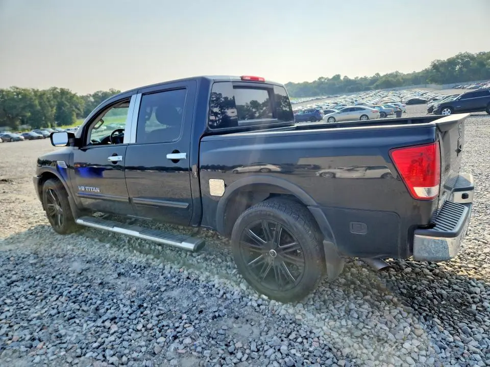 2015 NISSAN TITAN SV  