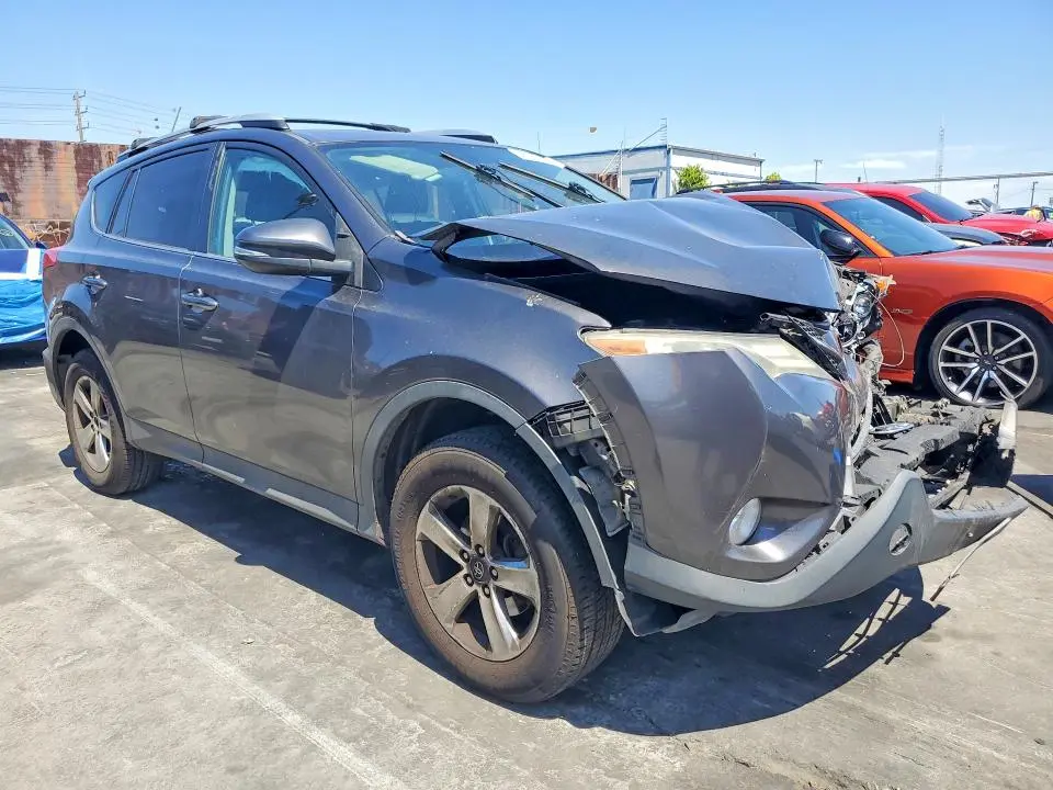 2015 TOYOTA RAV4 XLE  