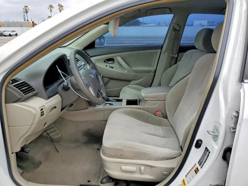 2010 TOYOTA CAMRY LE  