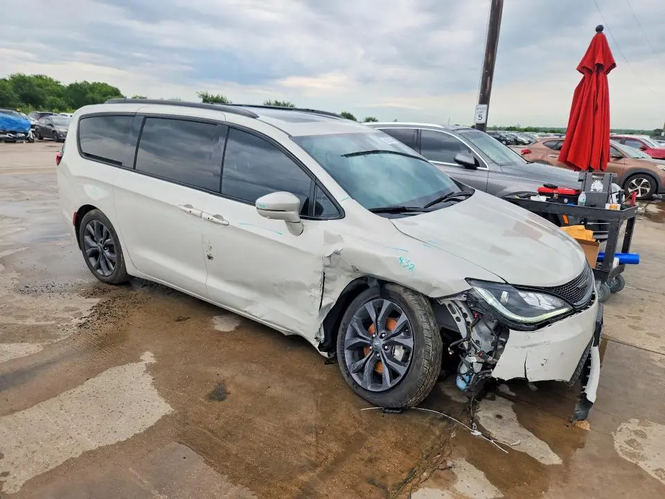 2019 CHRYSLER PACIFICA LIMITED  