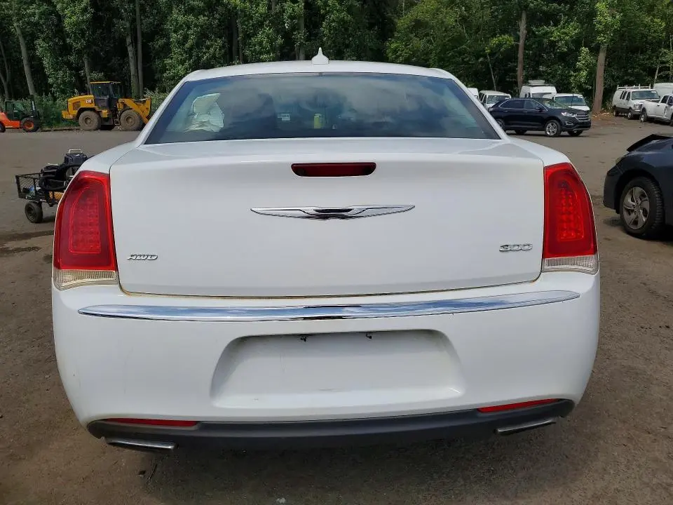 2016 CHRYSLER 300 LIMITED  