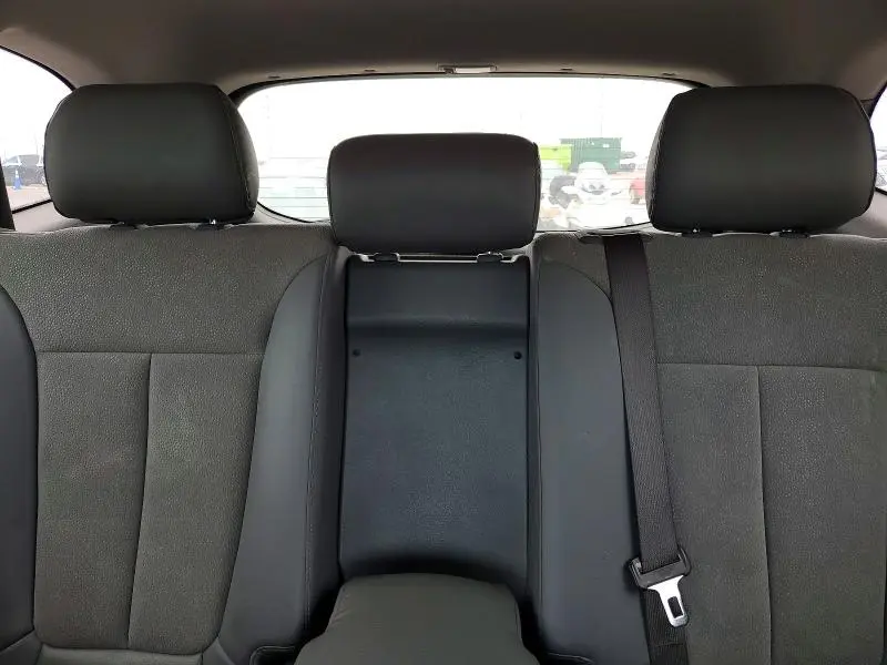 2012 HYUNDAI SANTA FE SE  