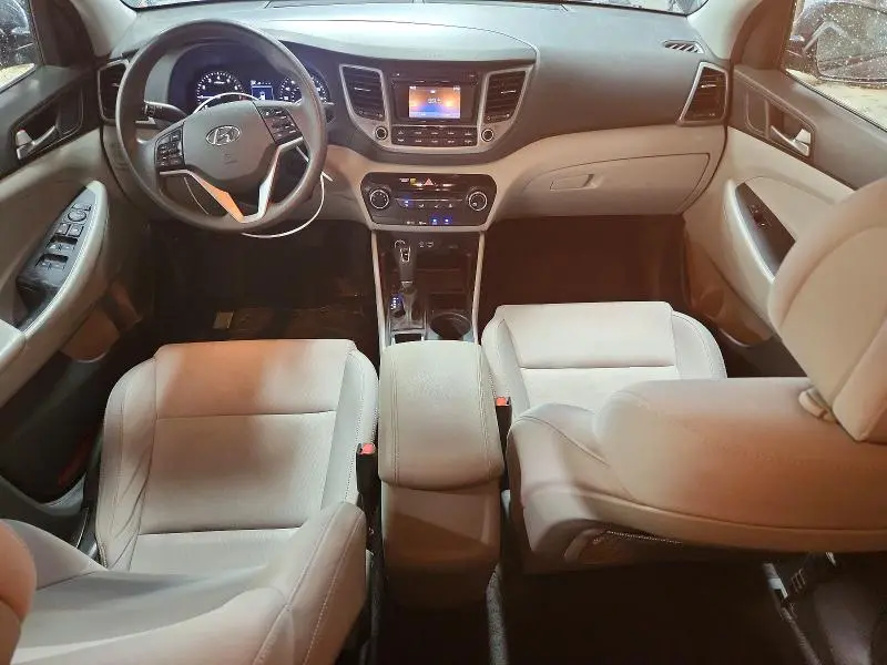 2018 HYUNDAI TUCSON SE  