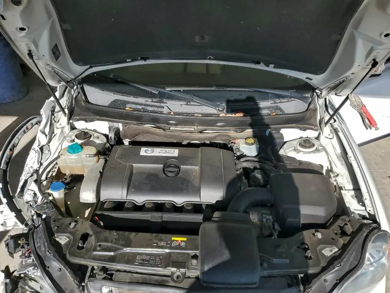 2011 VOLVO XC90 3.2  