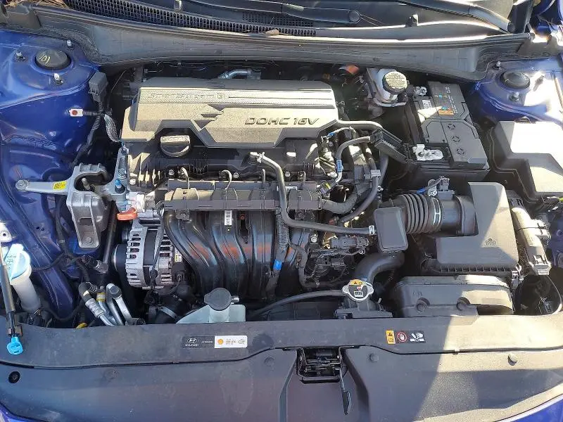 2024 HYUNDAI ELANTRA SE  