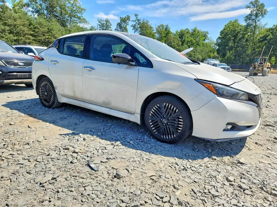 2024 NISSAN LEAF SV PLUS  