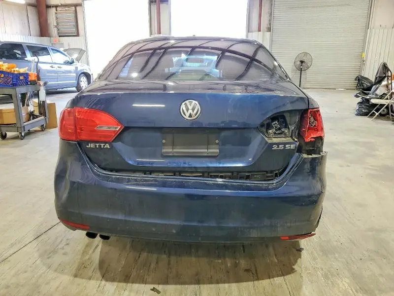 2012 VOLKSWAGEN JETTA SE  
