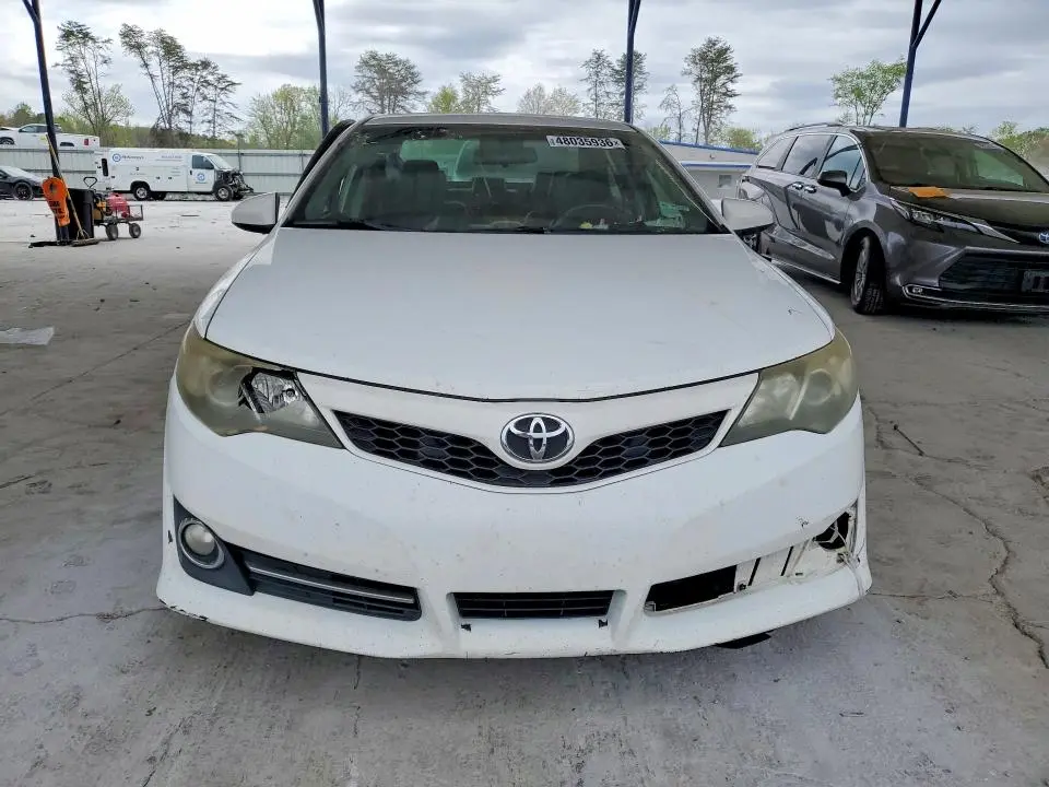 2012 TOYOTA CAMRY SE  