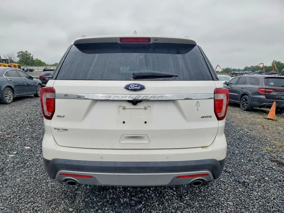2017 FORD EXPLORER XLT  