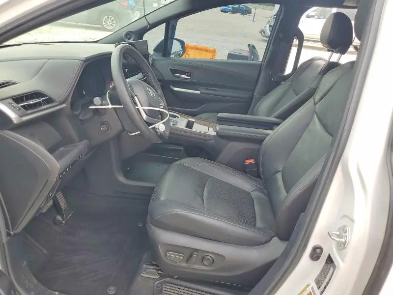 2025 TOYOTA SIENNA   