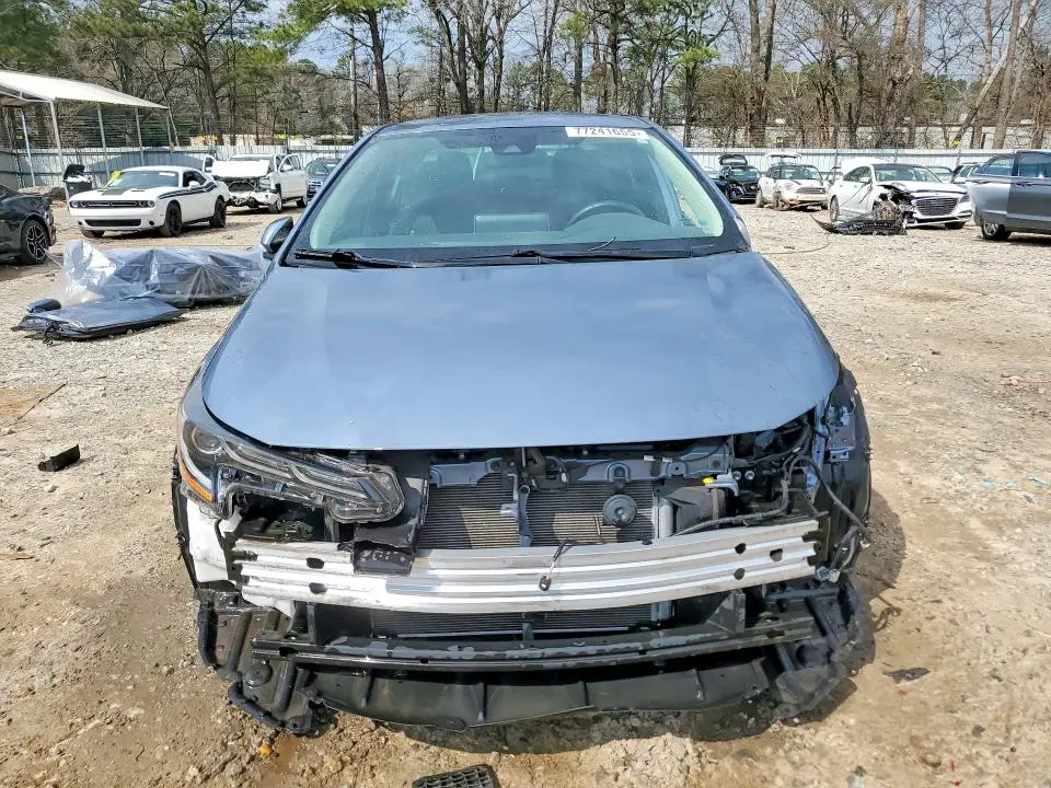 2021 TOYOTA COROLLA XLE  