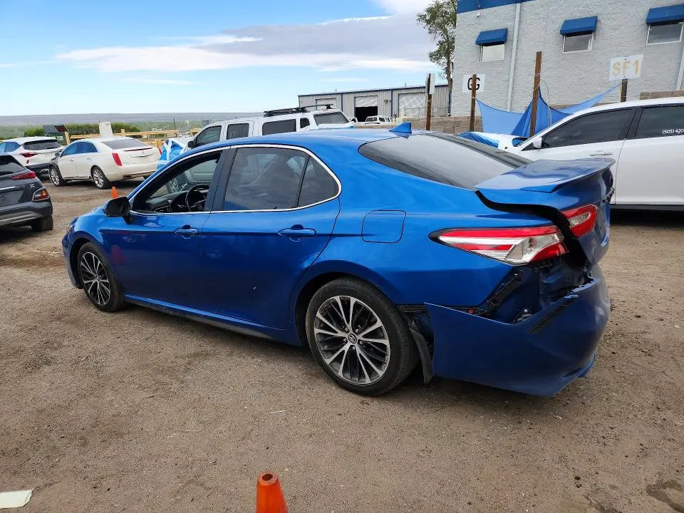 2020 TOYOTA CAMRY SE  