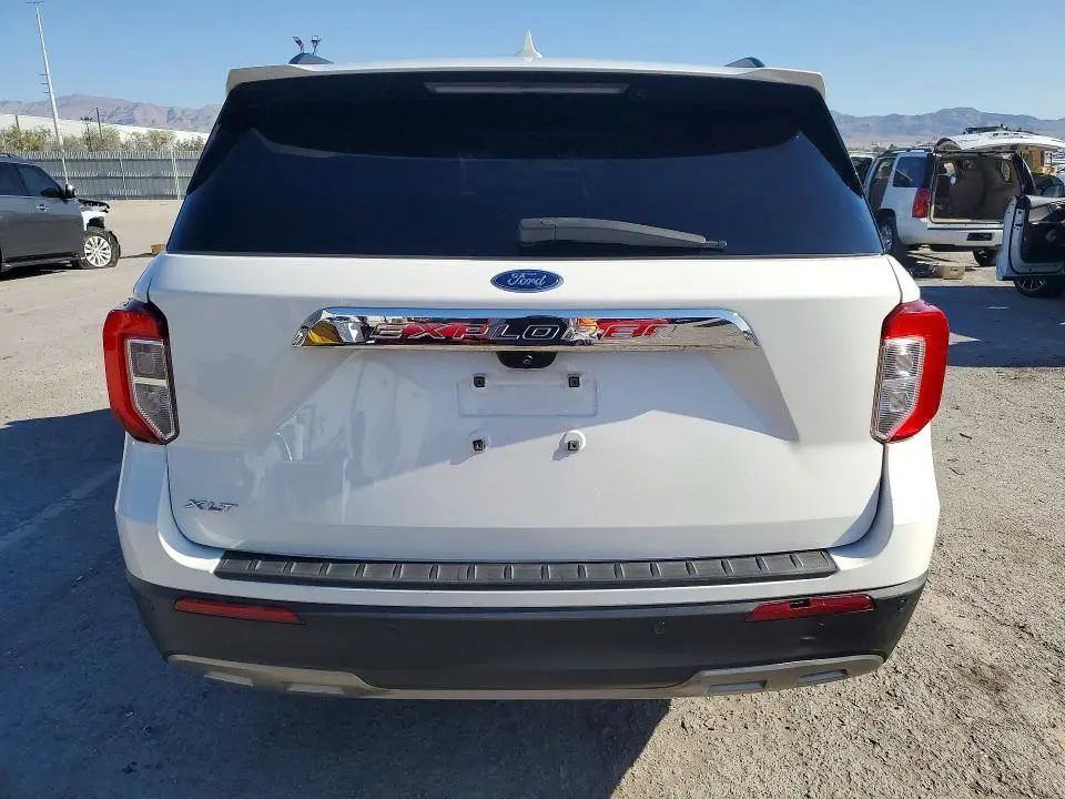 2022 FORD EXPLORER XLT  