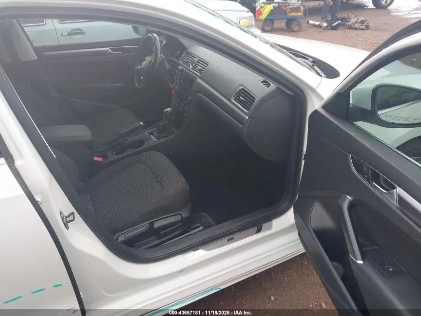 2016 VOLKSWAGEN PASSAT 1.8T R-LINE