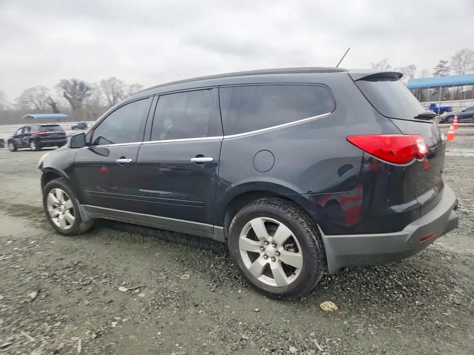 2011 CHEVROLET TRAVERSE LT  