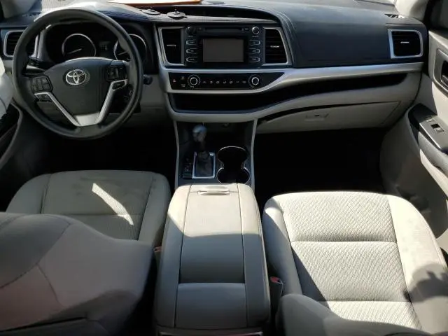 2016 TOYOTA HIGHLANDER LE  