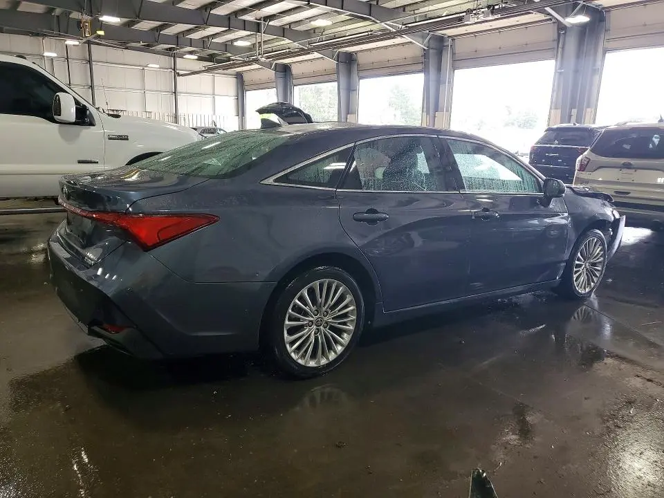 2022 TOYOTA AVALON LIMITED  