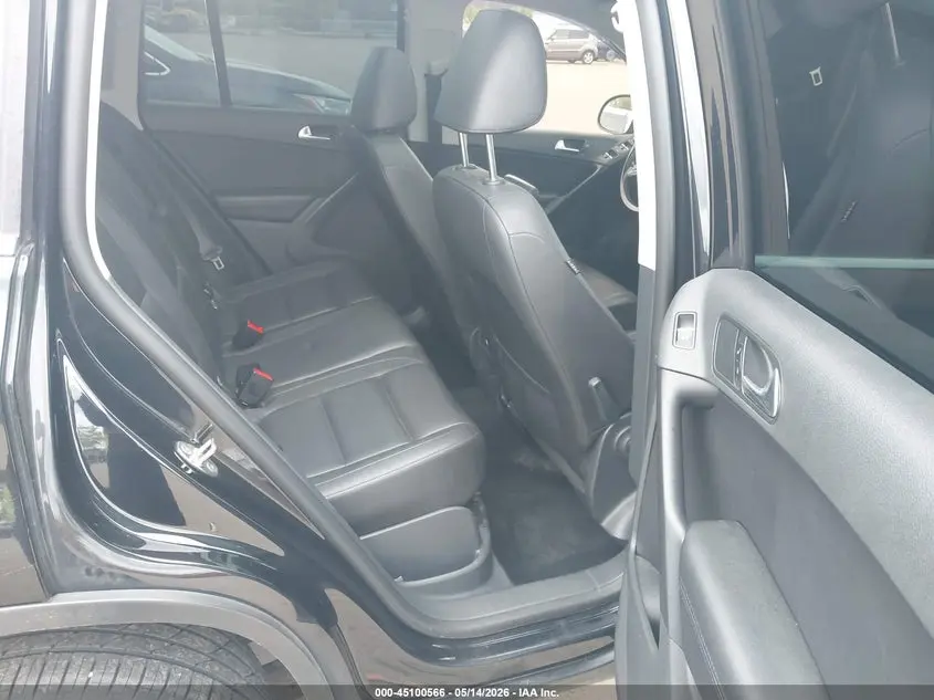 2012 VOLKSWAGEN TIGUAN SE