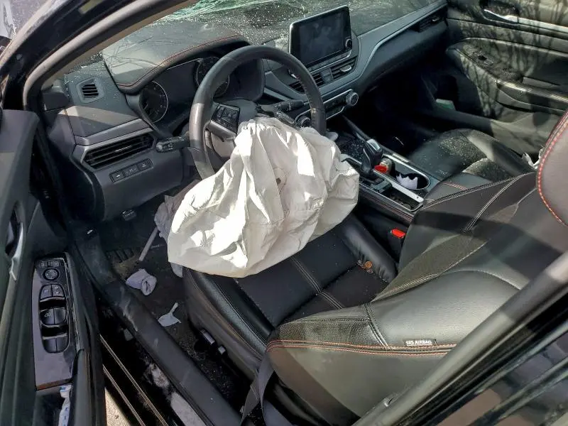 2024 NISSAN ALTIMA SR  