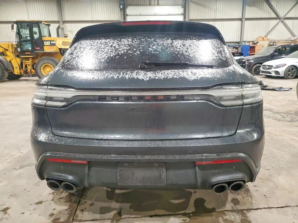 2024 PORSCHE MACAN   