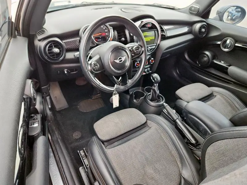 2018 MINI COOPER S  