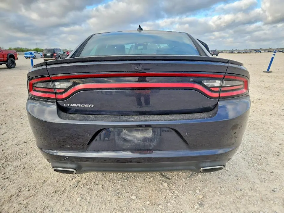 2016 DODGE CHARGER SXT  