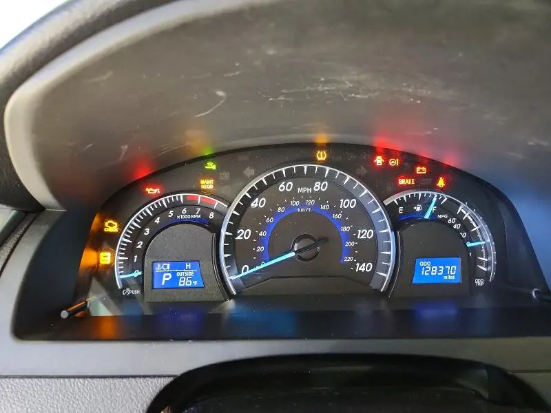 2012 TOYOTA CAMRY XLE  