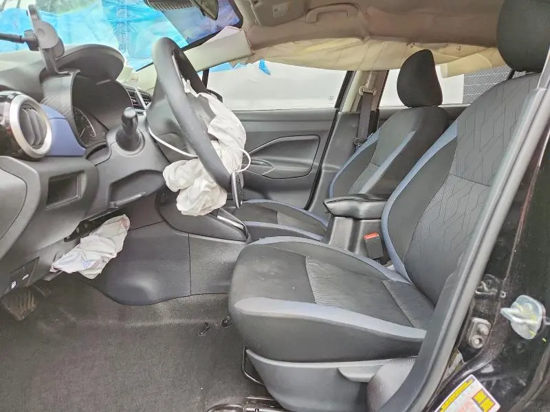 2024 NISSAN VERSA SV  