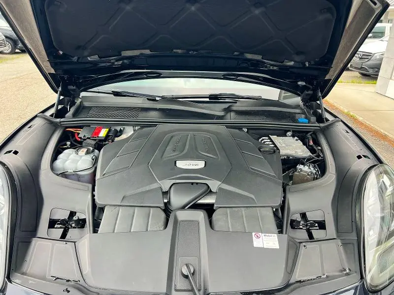 2021 PORSCHE CAYENNE COUPE  