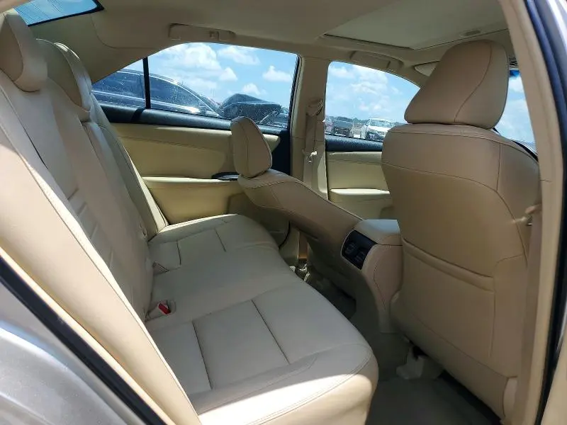 2015 TOYOTA CAMRY XLE V6  