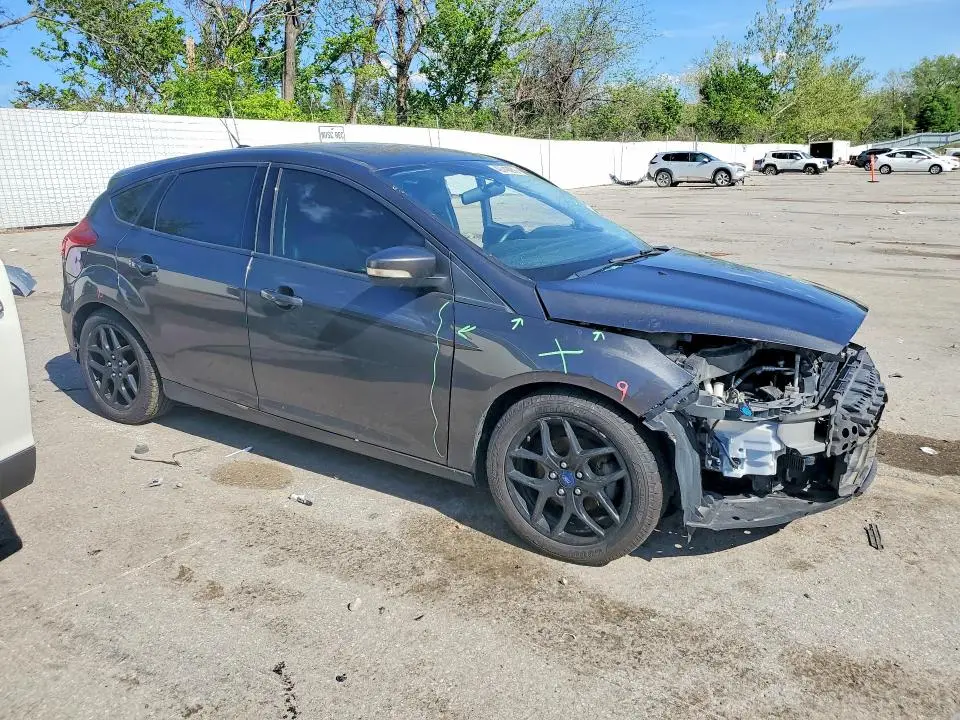 2016 FORD FOCUS SE  