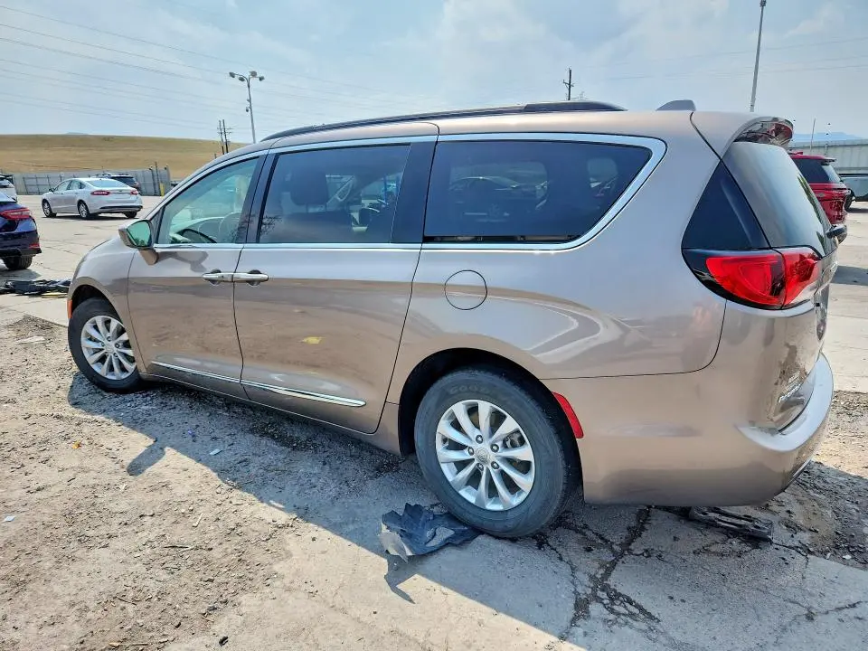 2017 CHRYSLER PACIFICA TOURING L  
