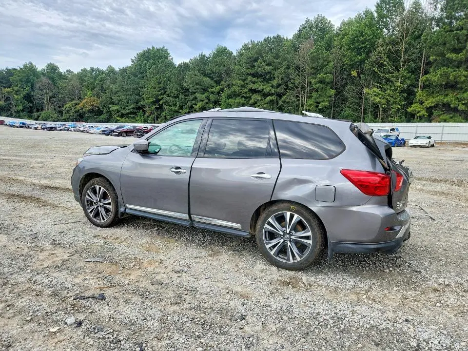 2017 NISSAN PATHFINDER PLATINUM  