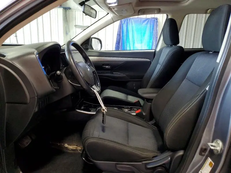 2017 MITSUBISHI OUTLANDER SE  