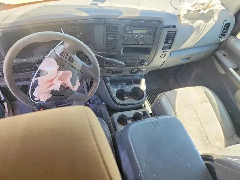 2015 NISSAN NV 2500  